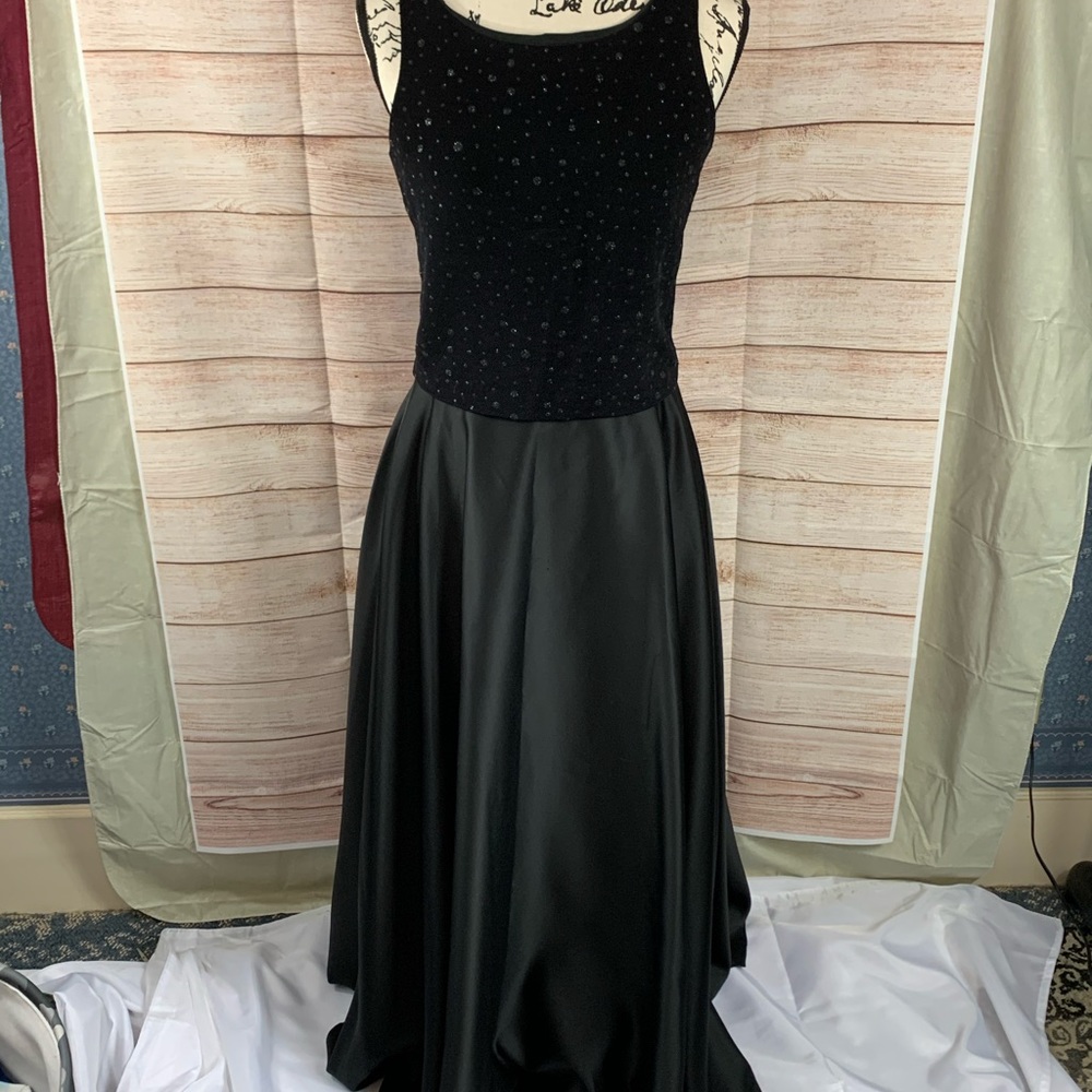 Night Way Collections Tank with Skirt Set - Picture 2 of 5